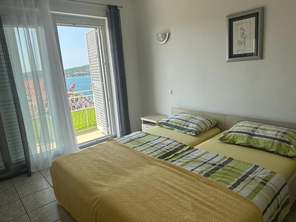 Marina Apartmani Tisno Murter Exterior photo